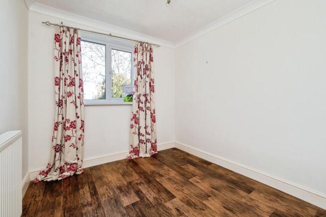 3 bed Flat for sale Image 8