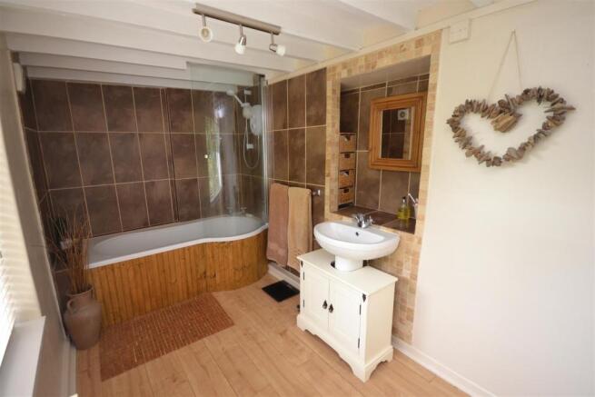 Bathroom.JPG