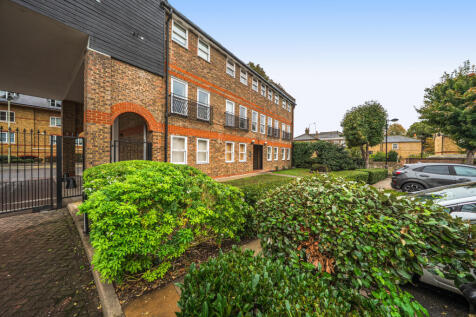 Millacres, Station Road, Ware, SG12