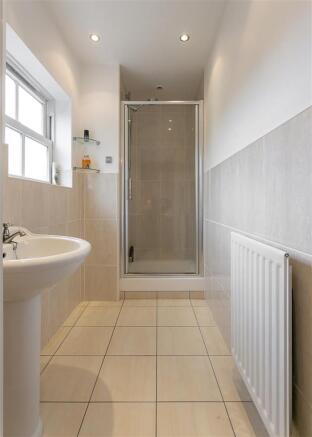 En-Suite (Bedroom One)
