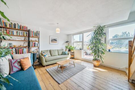 Reginald Road, London, Greater London, SE8 4RS