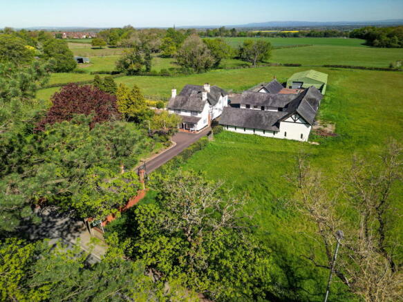 Model Farm, Higher Lane, Lymm, WA13 0RH photo 4