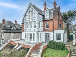 Flat 4, 1, Palmerston Road, Westcliff-on-sea SS0 7TA