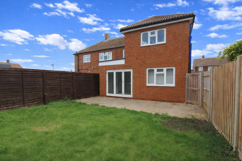 Milestone Road, Hitchin, SG5