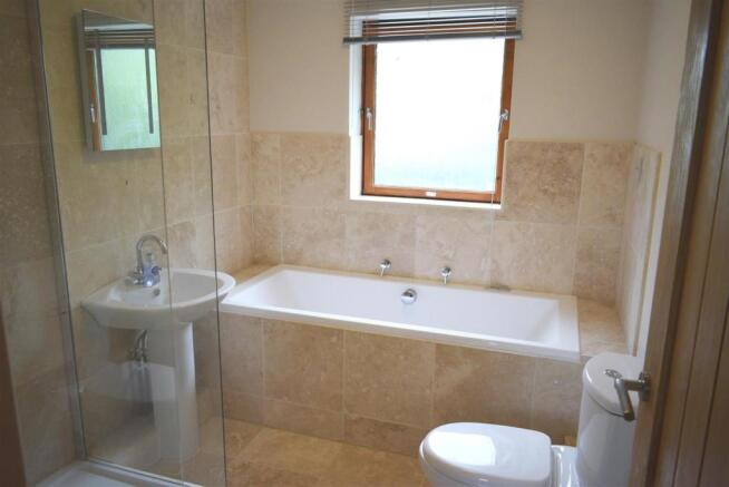 Bathroom 1.JPG