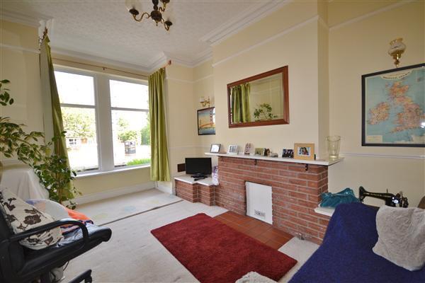 LOUNGE: