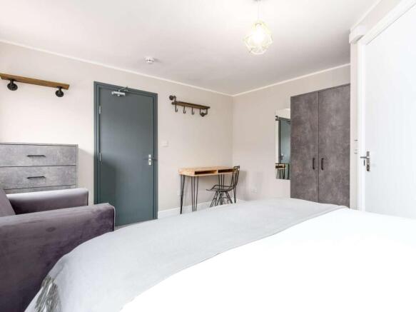 Bedroom 3b.jpg