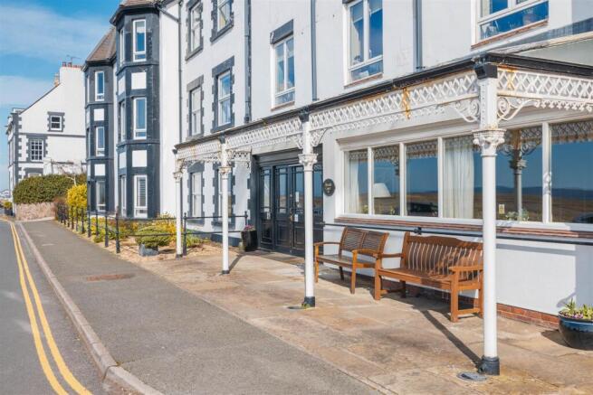 17 Deeside Court-54.jpg