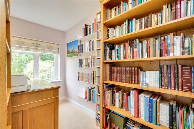 3 bed Detached for sale Image 11