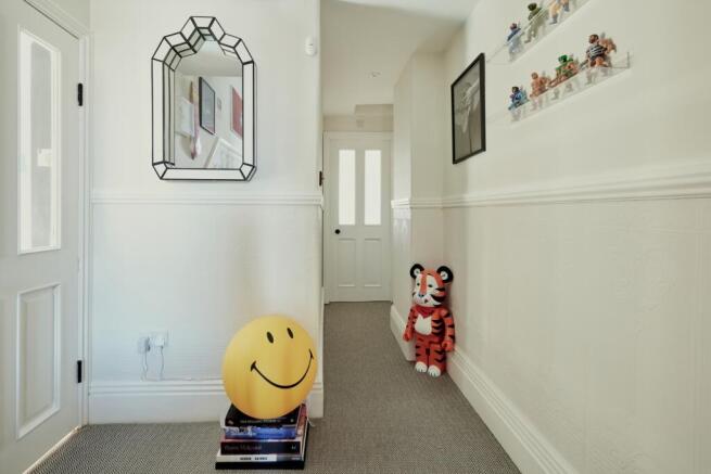 5 bed Town House for sale Image 12