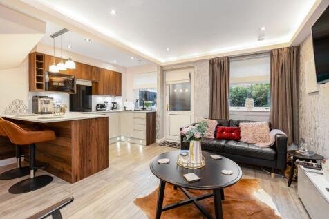 2 Balbirnie Place, Roseburn, Edinburgh, EH12 5JF