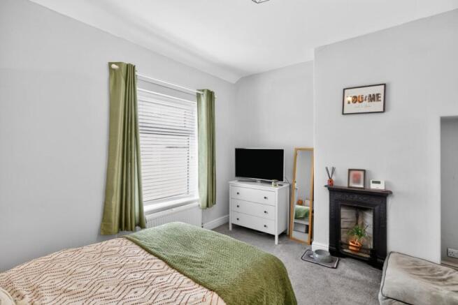 2 bed End of Terrace to rent Image 10