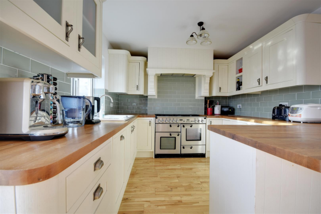 Kitchen / dining room