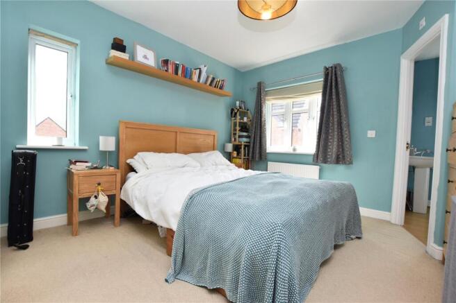 4 bed Detached for sale Image 8