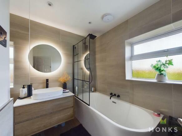 Bathroom 1.jpg