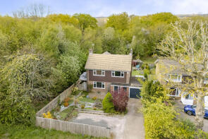 Woodside, Snatts Road, Uckfield TN22 2AJ