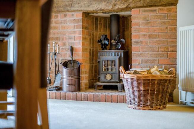 8691415-interior2...