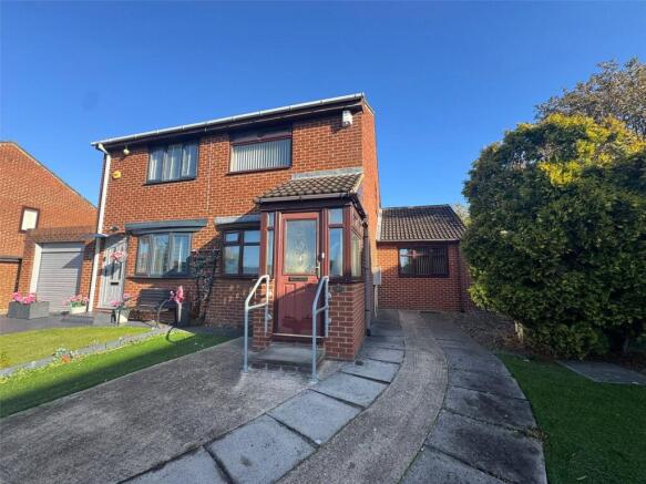 3-bed semi-detached on Heath Grange, Hetton Le Hole, DH5, £150,000