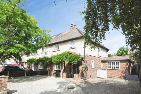 Danes Way, Pilgrims Hatch, BRENTWOOD