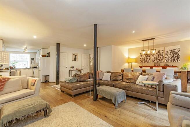 Reception Room-6.jpg