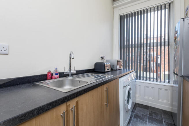 4 bed Flat for sale Image 7