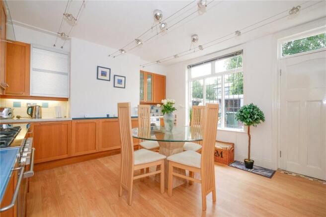 2 bed Terraced for sale Image 8
