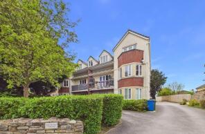 Flat 10, 36 Cedar Hill Court, High Street, Bristol BS16 5EX