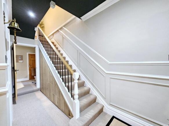 4 bed Semi-Detached for sale Image 3