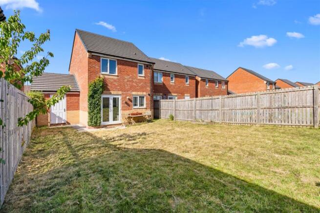 3 bed Detached for sale Image 8