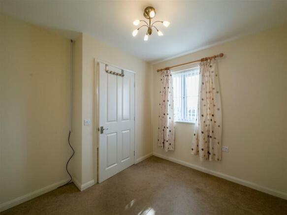 22 Thorncliffe Road-3.jpg
