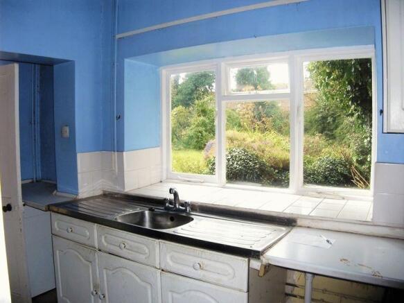 Kitchen with v...