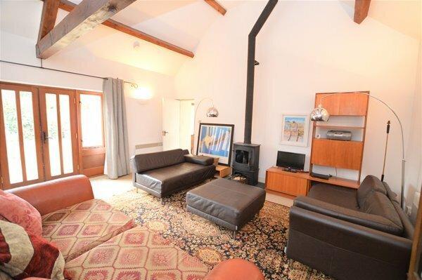open plan living room & kitchen