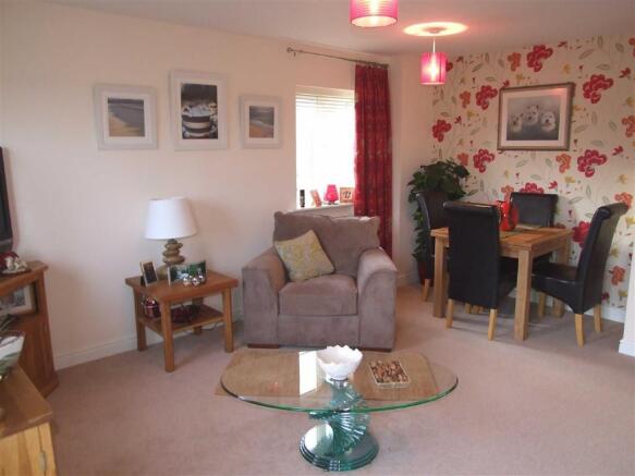 Lounge / Dining Room