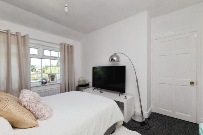 3 bed Semi-Detached for sale Image 12