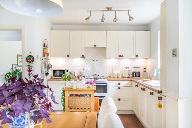3 bed Semi-Detached for sale Image 8