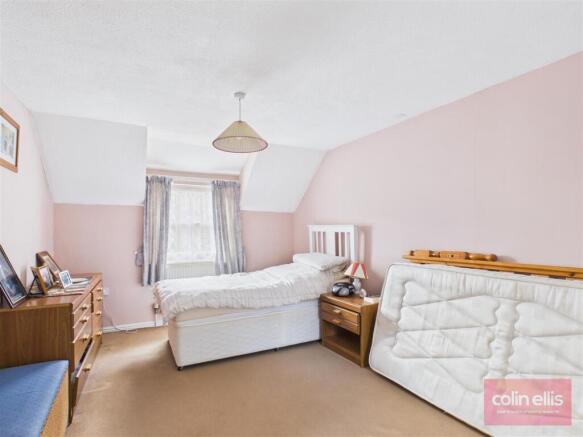 3 bed Terraced for sale Image 8