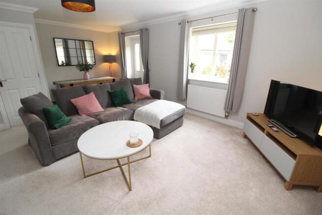 Sitting/Dining Room