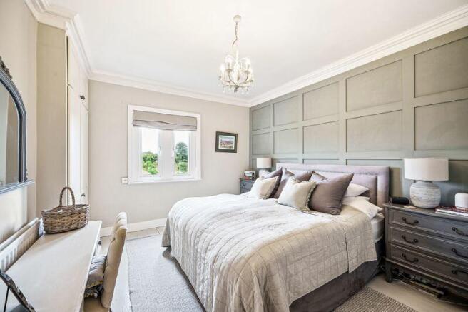 Principal bedroom with en suite