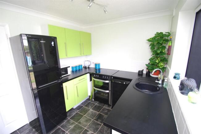 KITCHEN/DINING ROOM