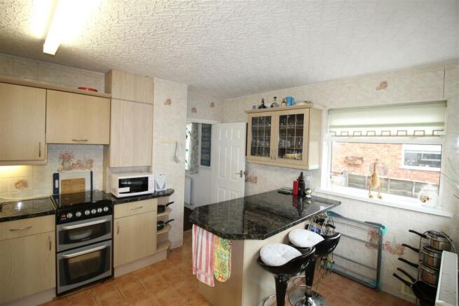 Filey Road, 16, kitchen3.JPG