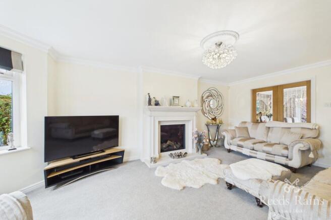 4 bed Detached for sale Image 7