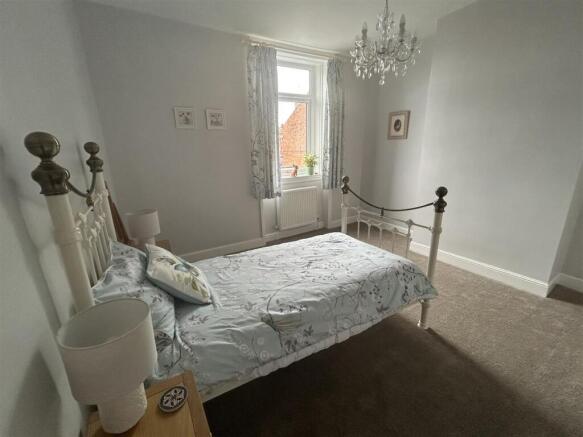 2 bed Terraced for sale Image 8