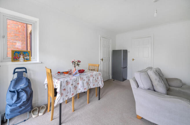 1405126-14-698072...