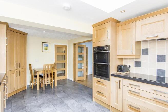 Bishop Close, Market Harborough photo 4