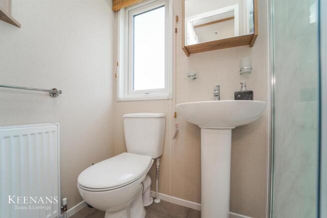 2 bed Park Home for sale Image 9