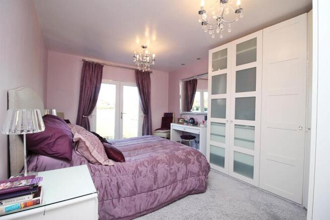 Master bedroom 1.JPG
