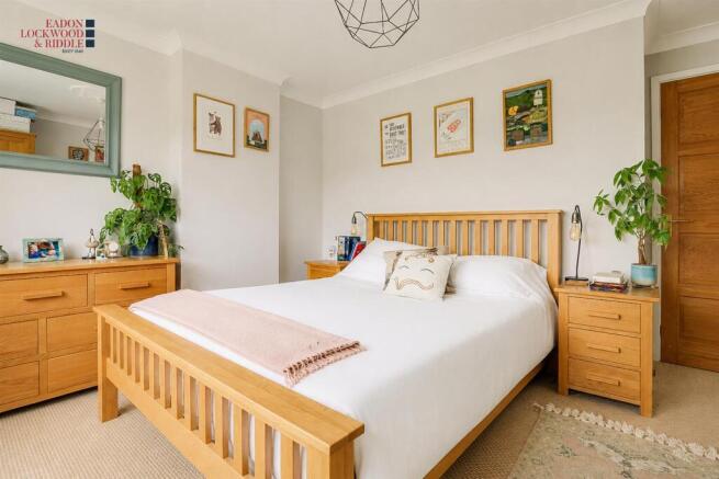 3 bed Semi-Detached for sale Image 9