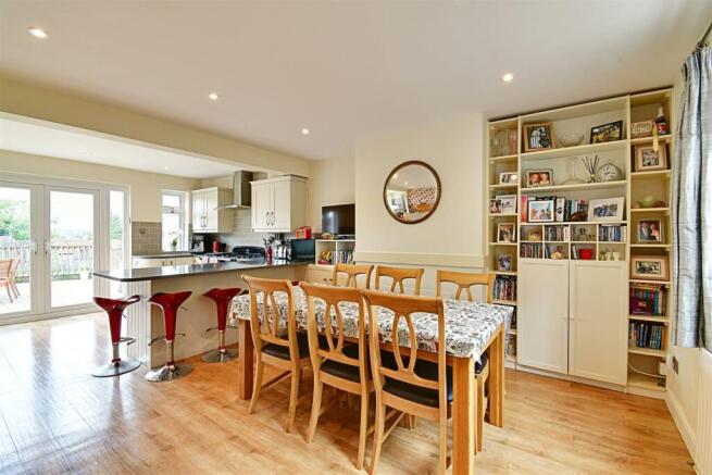 Dining Area 2.jpg