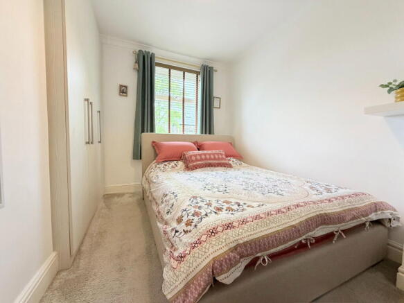 3 bed Terraced for sale Image 9
