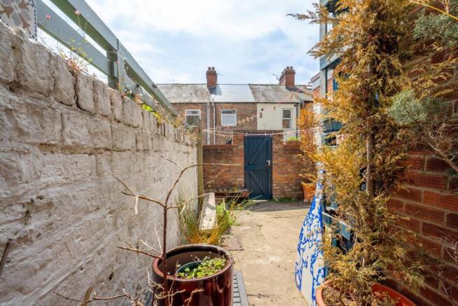 2 bed Terraced for sale Image 12